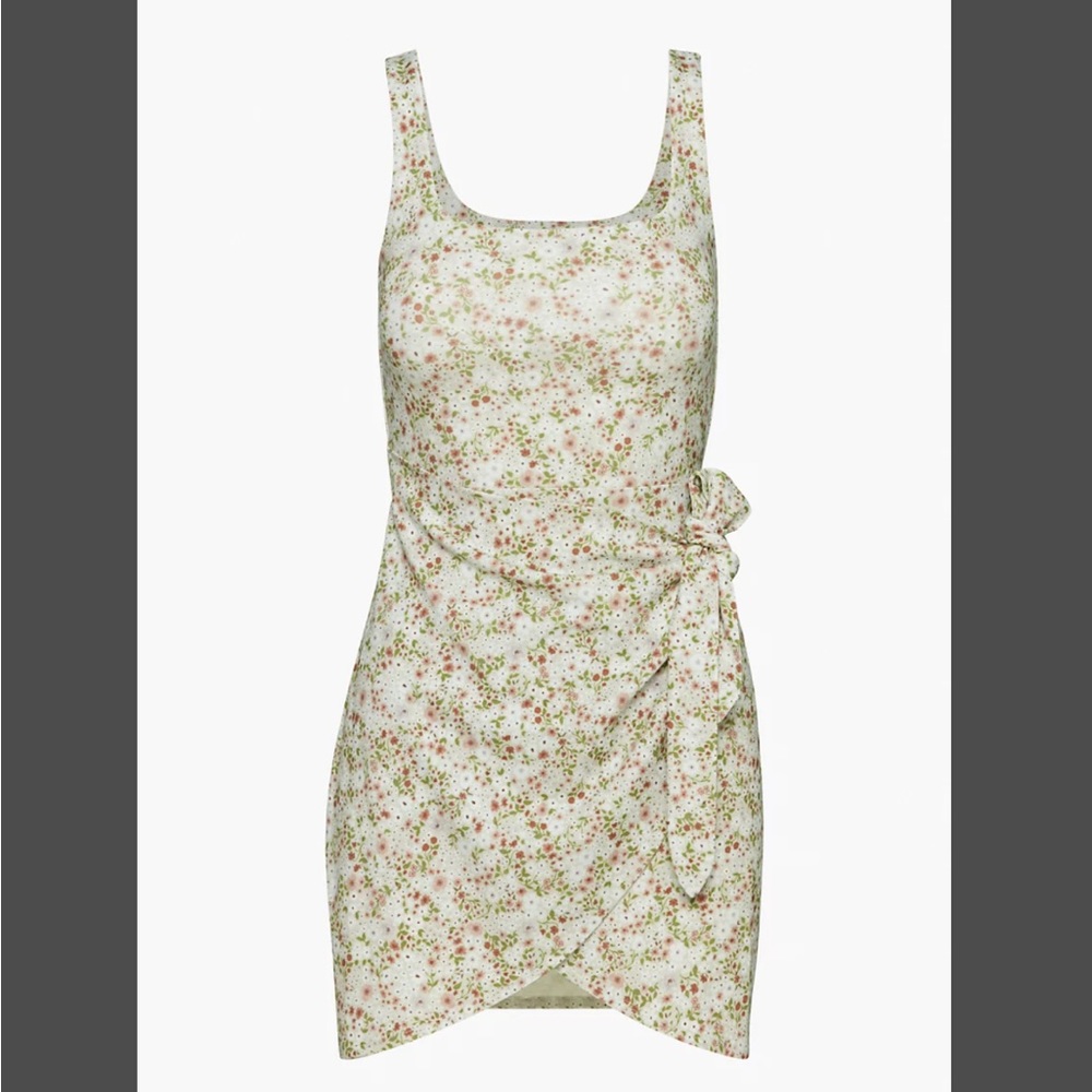 Wilfred
New Saturn Mini Dress